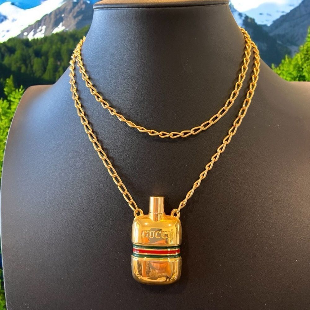 Gucci Vintage Gold Pendant Perfume Necklace - Picture 2 of 8